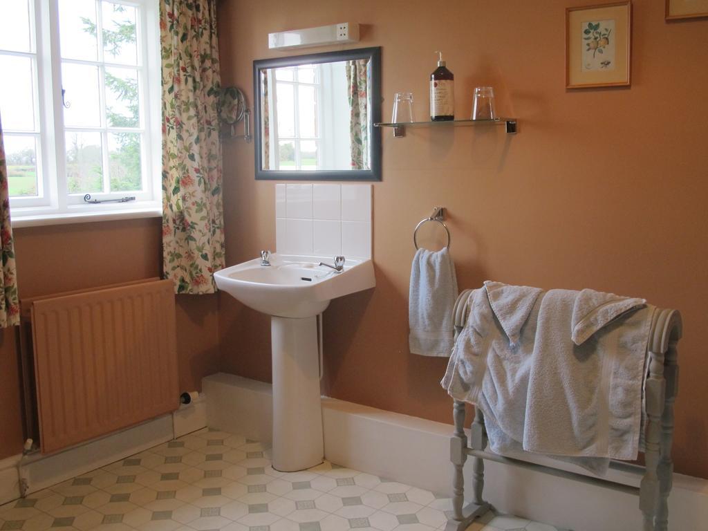 Cotton Farm Bed & Breakfast Chester Room photo